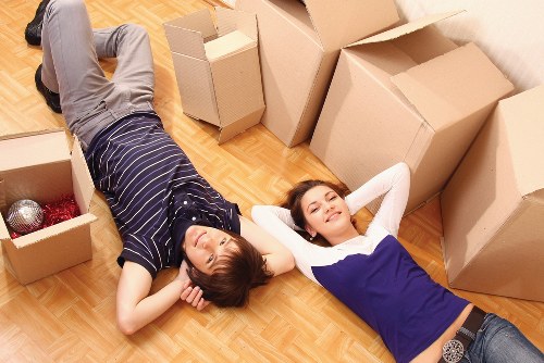 Furniture moving service for a home in Tofrance